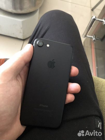 Телефон iPhone 7