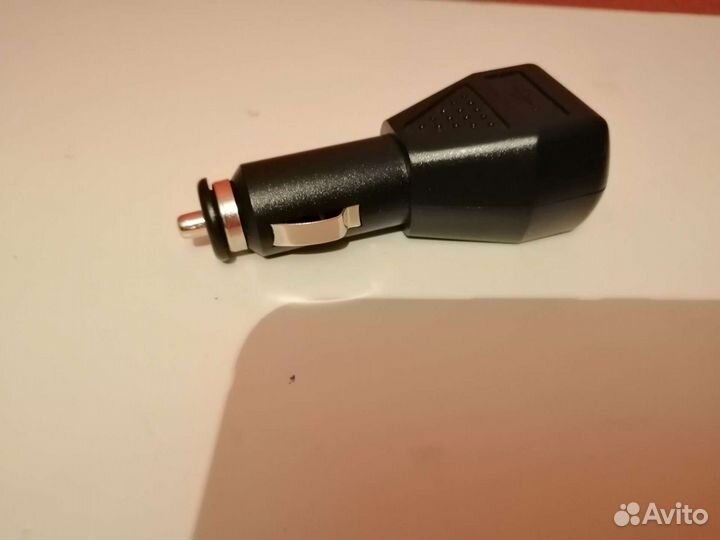 Автомобильная зарядка для телефонов универсальная