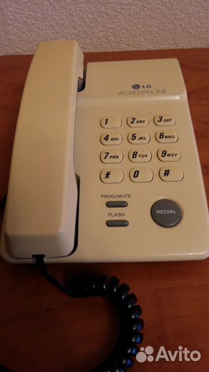 Телефон LG