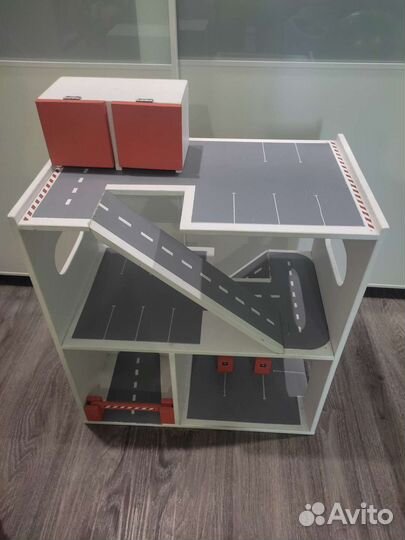 Парковка деревянная бу