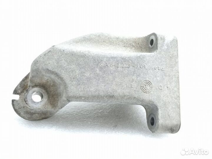 Кронштейн двигателя левый Mercedes-Benz E-Class