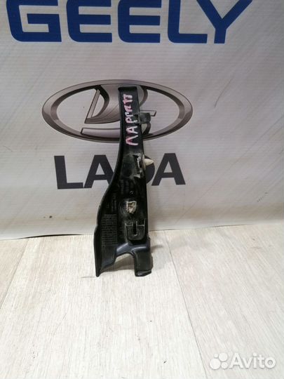 Накладка петли капота Уголок жабо LADA largus ларг