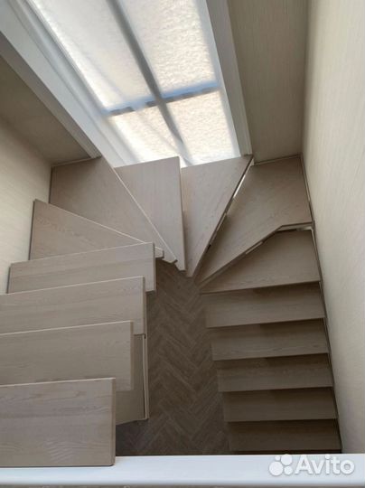 Лестница на металлическом каркасе