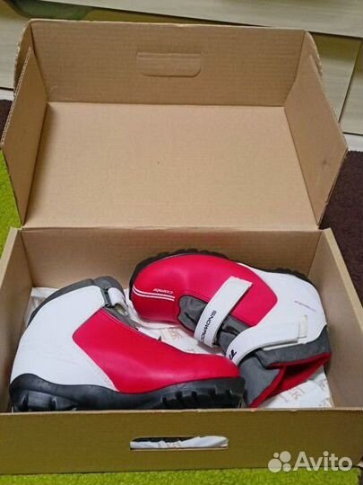 Лыжные ботинки trek snowrock