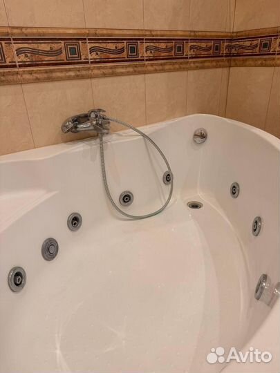 Ванная угловая джакузи