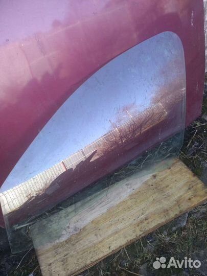 Стекло переднее левое peugeot 206