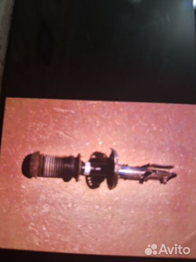 Передни левый амартизатор для хундаи салярис