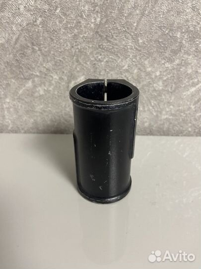 Зажим на трюковой самокат