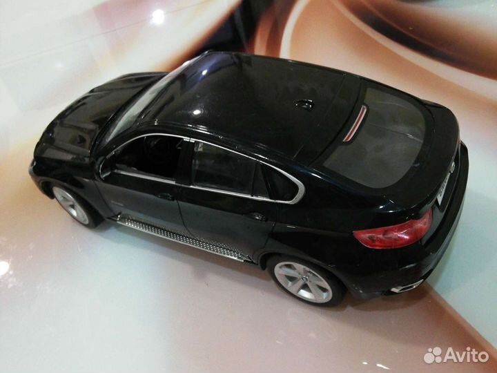Модель BMW X6 в масштабе 1:14