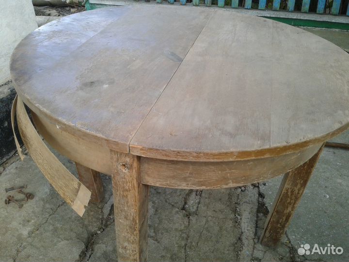 Стол круглый старинный