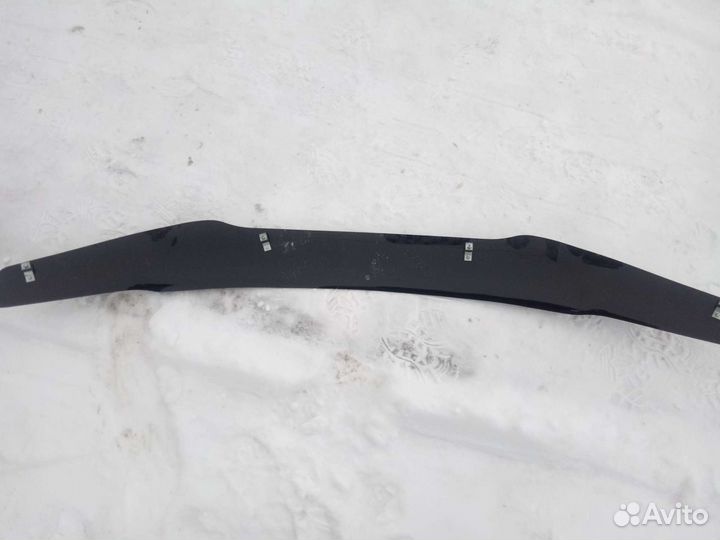 Дифлектор капота