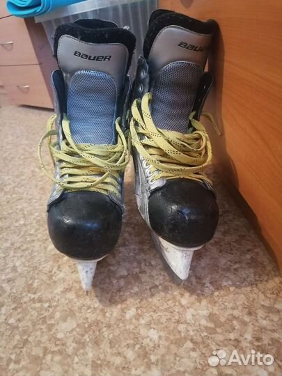 Хоккейные коньки Bauer x20 11ее