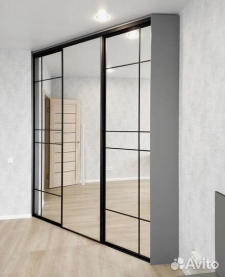 Шкаф книжный со стеклом