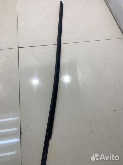 Уплотнитель стекла (передний, правый, наружний)