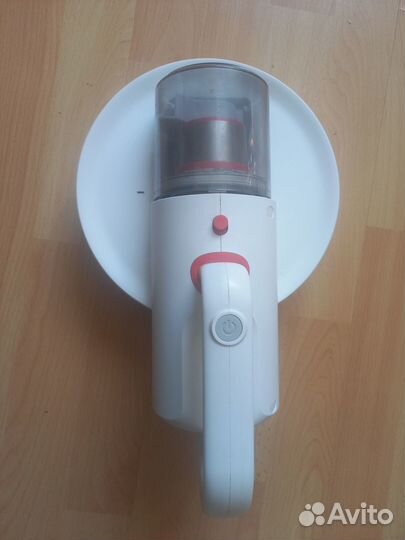 Пылесос для мякгой мебели Deerma CM1300W