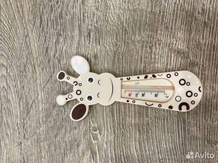 Пеленальная доска и градусник для воды