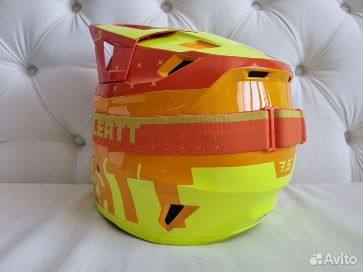 Очки + Шлем Leatt Moto 7.5 V23 Helmet Kit