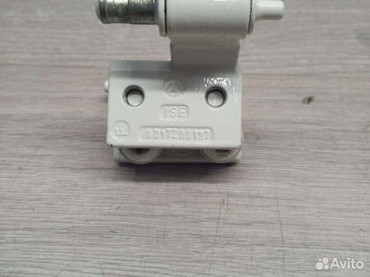 Петли дверей Mercedes Sprinter