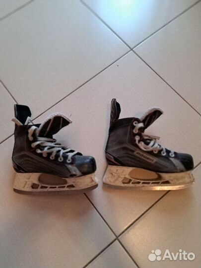 Коньки хоккейные Bauer и майки