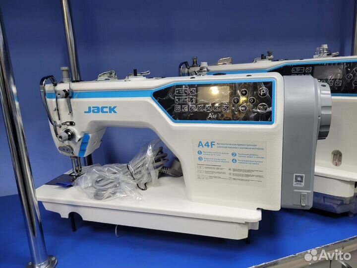 Прямострочная швейная машина Jack A4F-D со столом
