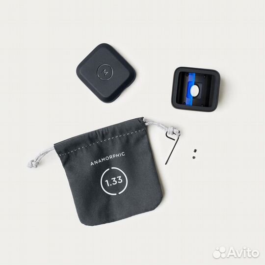 Объектив Moment Lens 1.33x Anamorphic Blue Flare