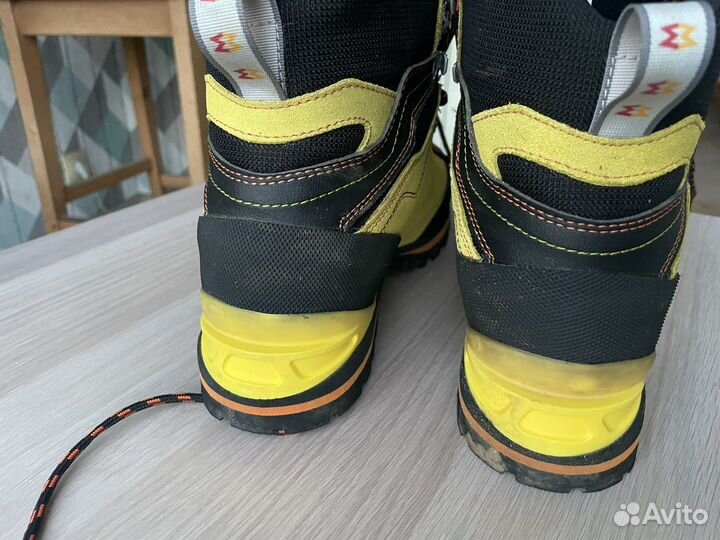 Треккинговые ботинки Garmont ascent GTX