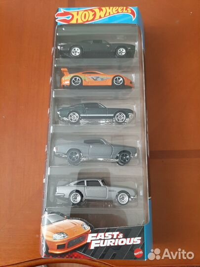 Hot wheels машинки