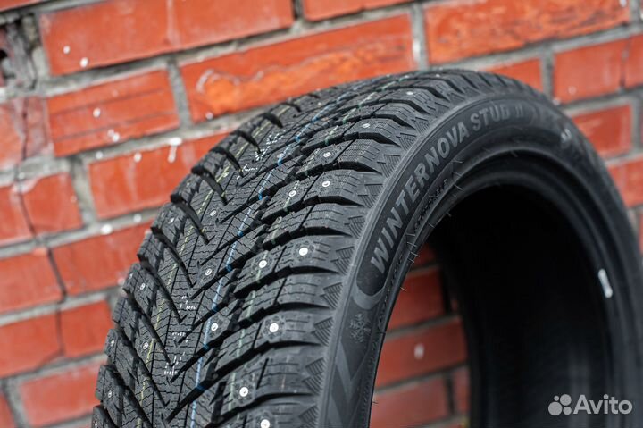 Zmax Winternova Stud II 275/35 R20 102T