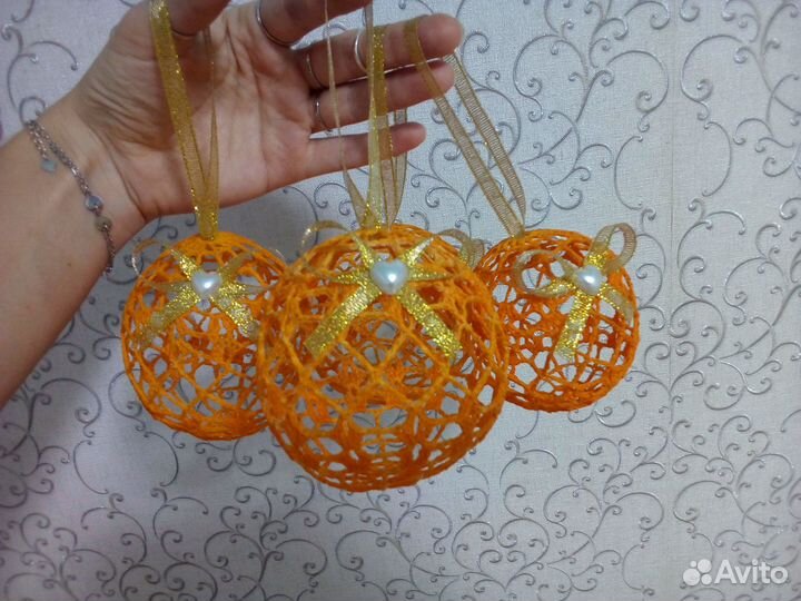 Шары новогодние елочные крючком 4 штуки