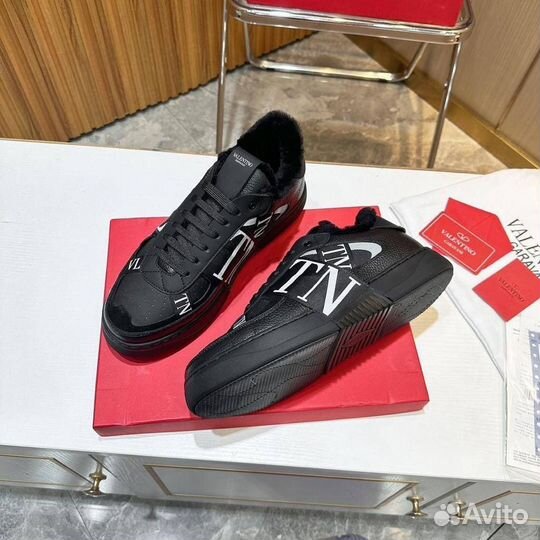 Кроссовки зимние Valentino для женщин