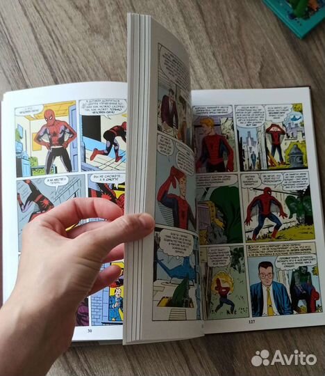 Книга комиксы о человеке-пауке