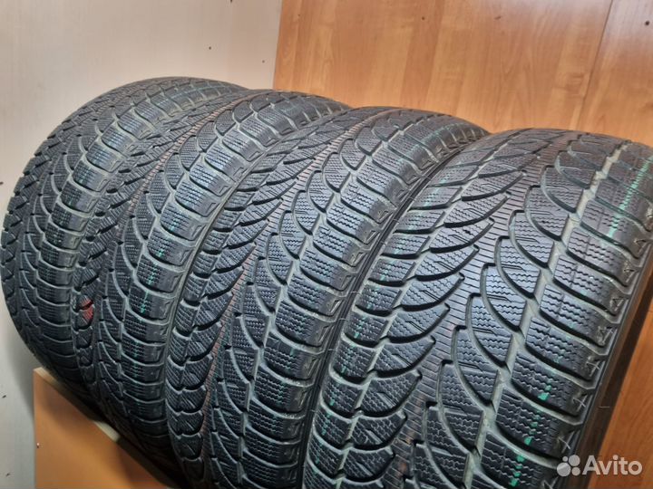 Bridgestone Blizzak LM-80 Evo 235/60 R18