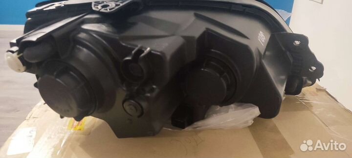 Фара левая kia sorento 1 92101-3E040