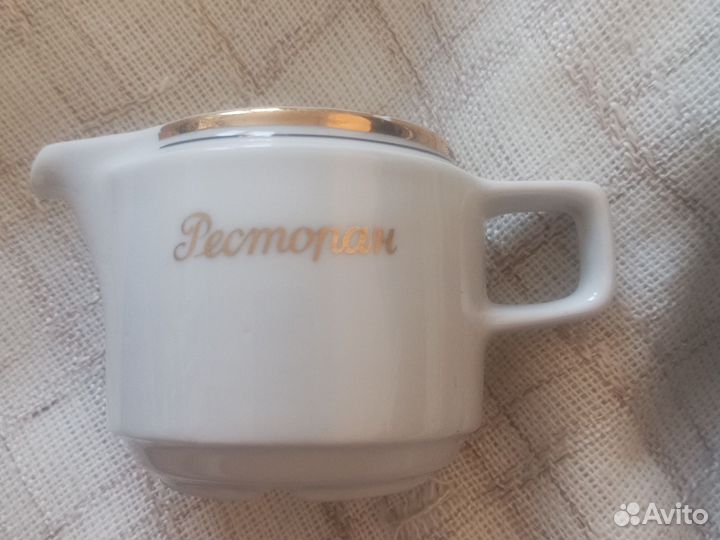 Продам тарелку и соусник, молочник Ресторан
