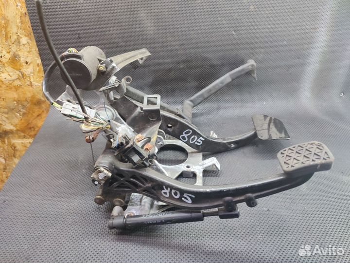 Педальный узел для BMW 7 E38