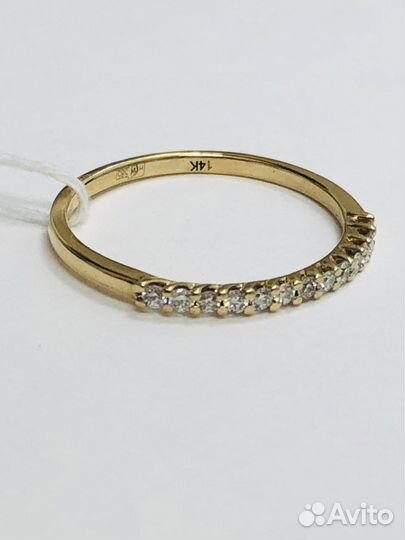 Золотое кольцо с бриллиантом