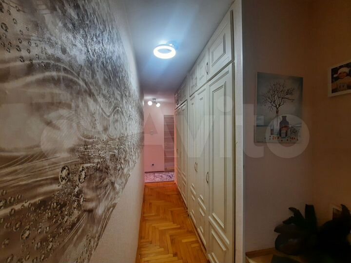 3-к. квартира, 110 м², 1/5 эт.