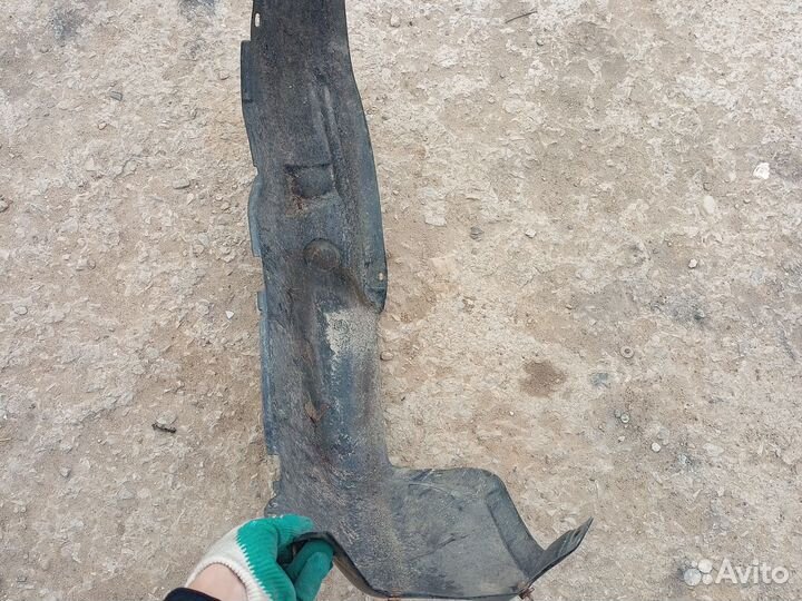 Подкрылок передний левый VW Passat B3