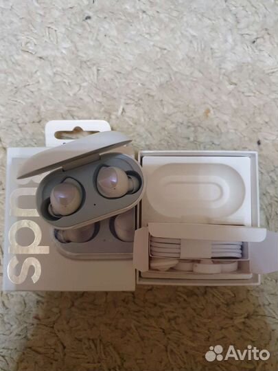 Беспроводные наушники Samsung