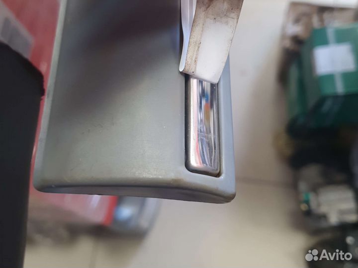 Декоративная накладка передн L Kia Carnival 99-05