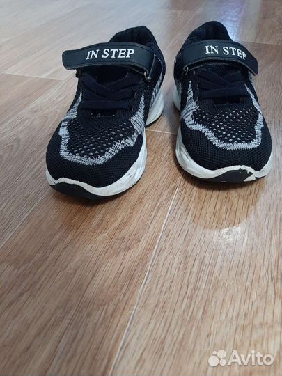 Кроссовки детские