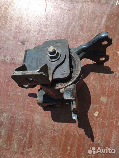 Подушка двигателя mitsubishi lancer 10