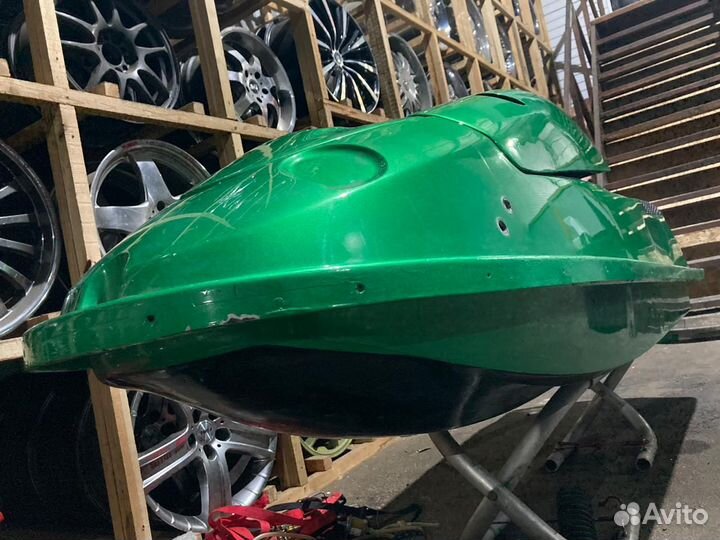 Лот YA1-28 Корпус от гидроцикла Yamaha SJ700 с док