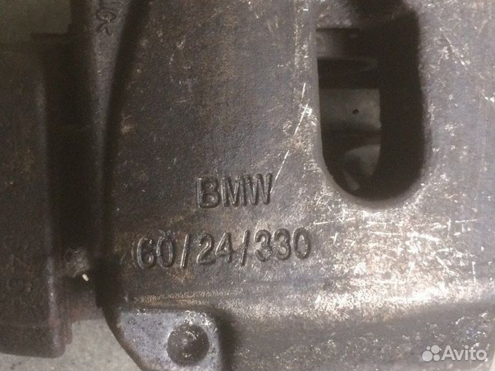 Суппорт передний передний правый Bmw 5-Series F10