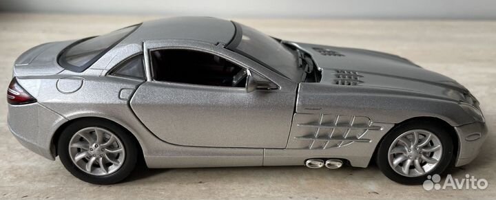 Коллекционая модель Mercedes-Benz SLR mclaren 1:24