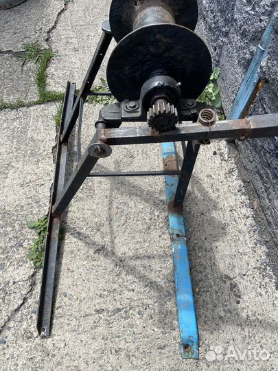 Лебедка якорная