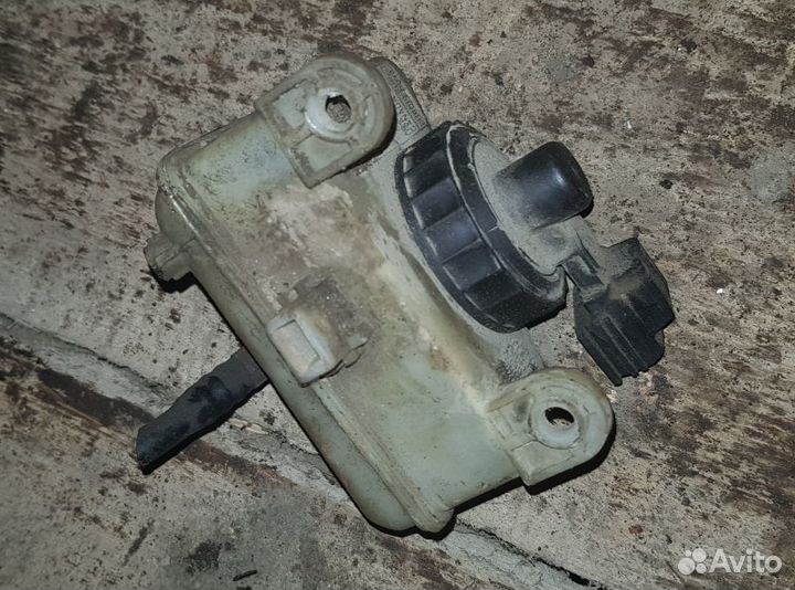 Бачок тормозной жидкости Форд Фокус 1 Focus 1