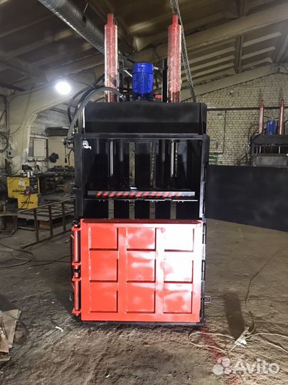 Пресс гидравлический для макулатуры и пэт