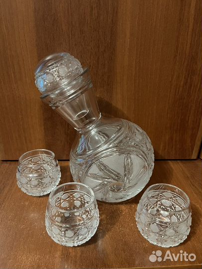 Графин хрустальный
