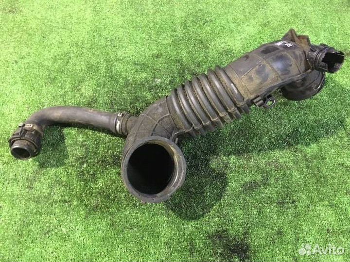 Воздуховод Bmw 320D F30 N47 2012